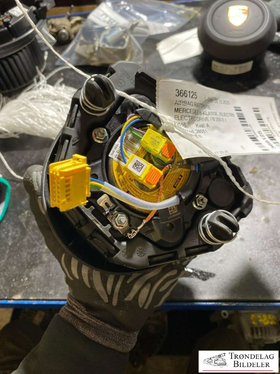 Airbag rattpute til Mercedes B-Klasse, electric drive 2014-2018 (W242) (W242) (A 000 860 02 01|)