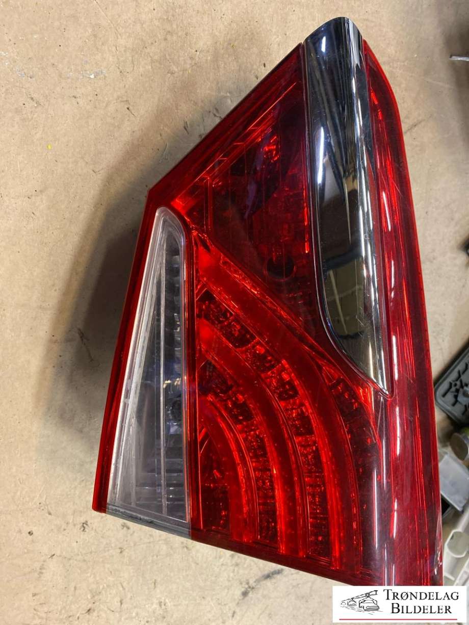 Baklykt høyre indre til Hyundai i40, 2012-2017  (924043Z000)