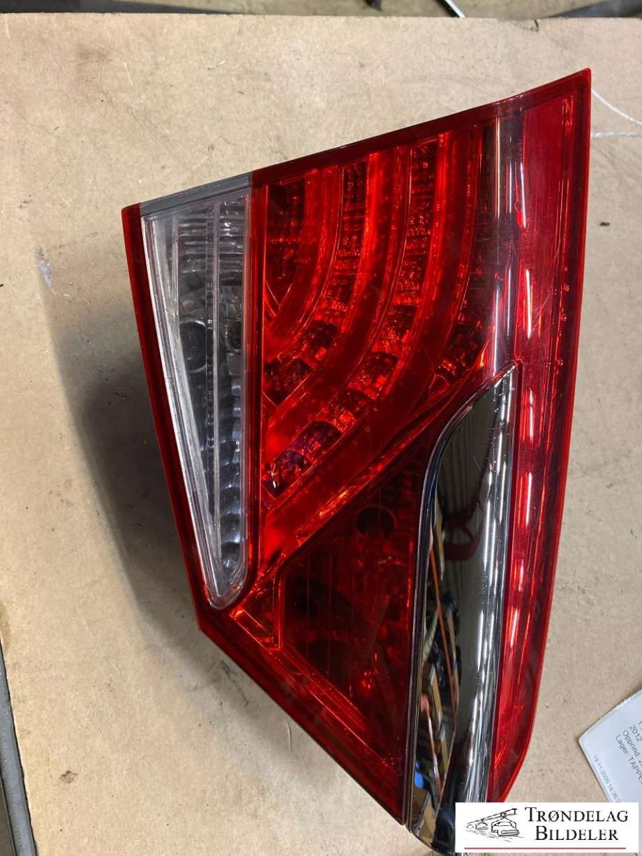 Baklykt venstre indre til Hyundai i40, 2012-2017  (924013Z000)