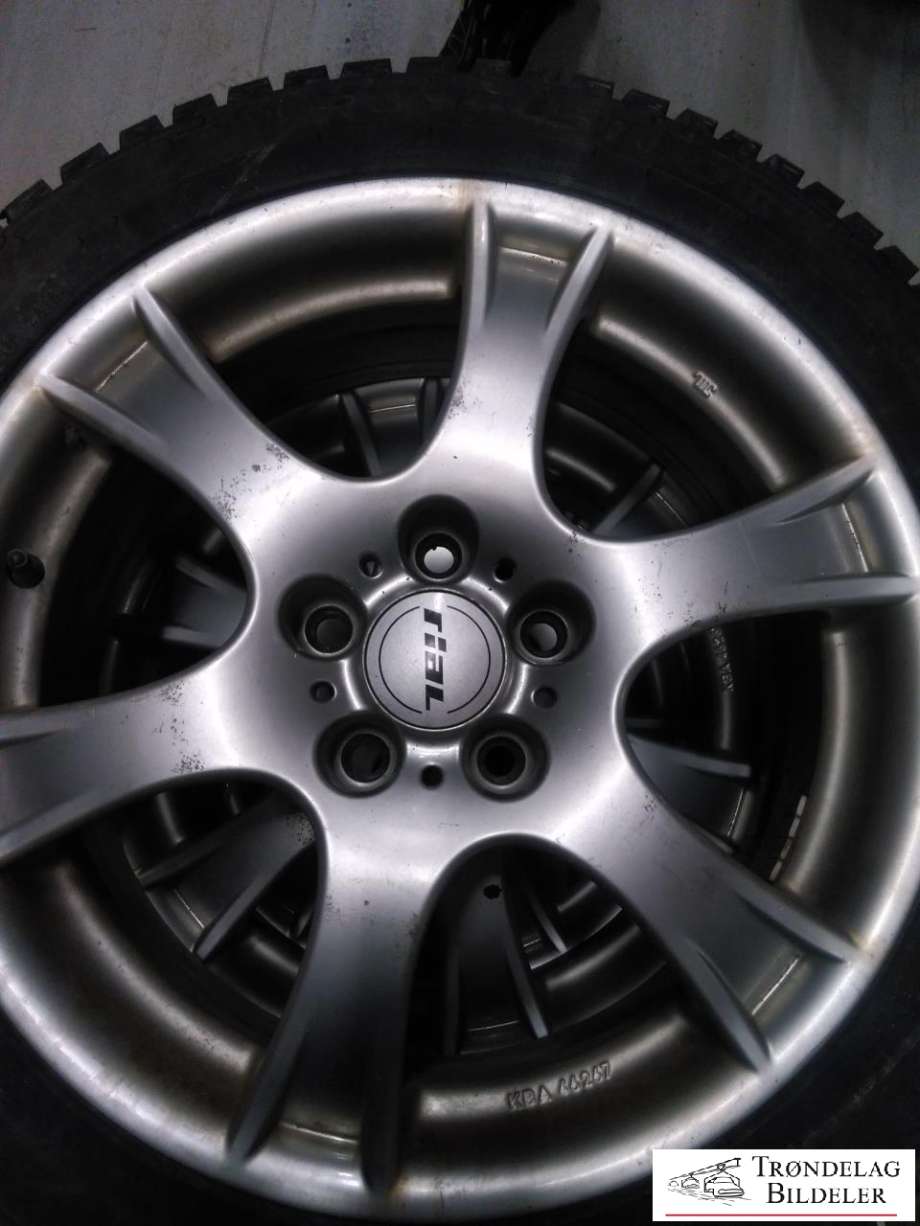 Hjulsett aluminium vinter til Škoda Octavia 2013-2016 (Type III, Fase 1) (ROYALSTUD 2 , ROYALBLACK|225/45-R17| 94H| 7X17| 5X112 /ET46/CB 57.1 MM|6-7MM MØNSTERDYBDE|PROD 28/2024)
