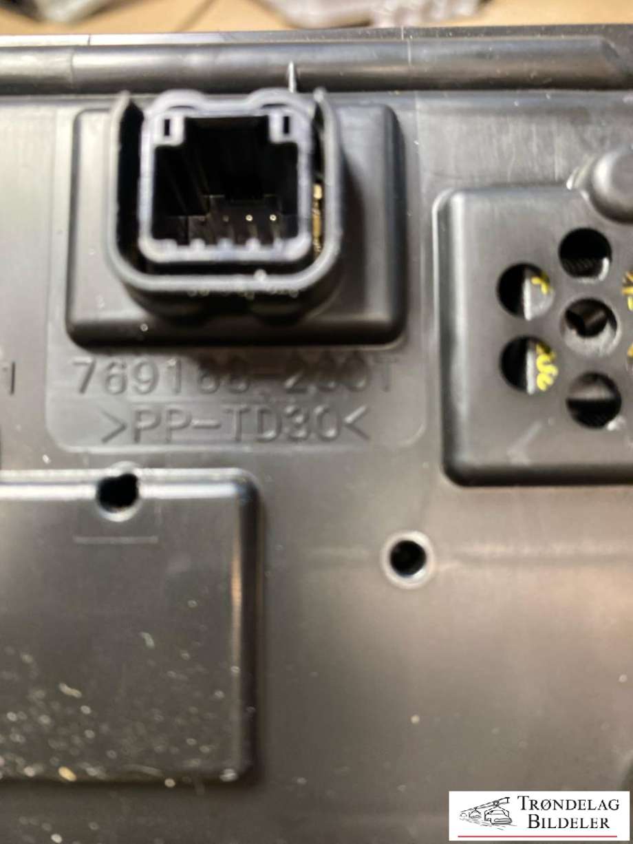 Instrumentpanel til Isuzu D-Max 2021-->> (Type III)  (8976743640|)