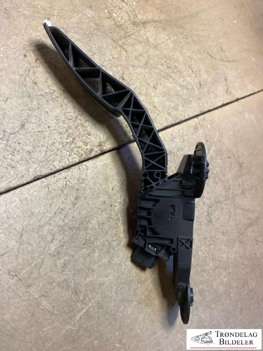 Pedal gass til Isuzu D-Max 2021-->> (Type III)  (8983793050|)