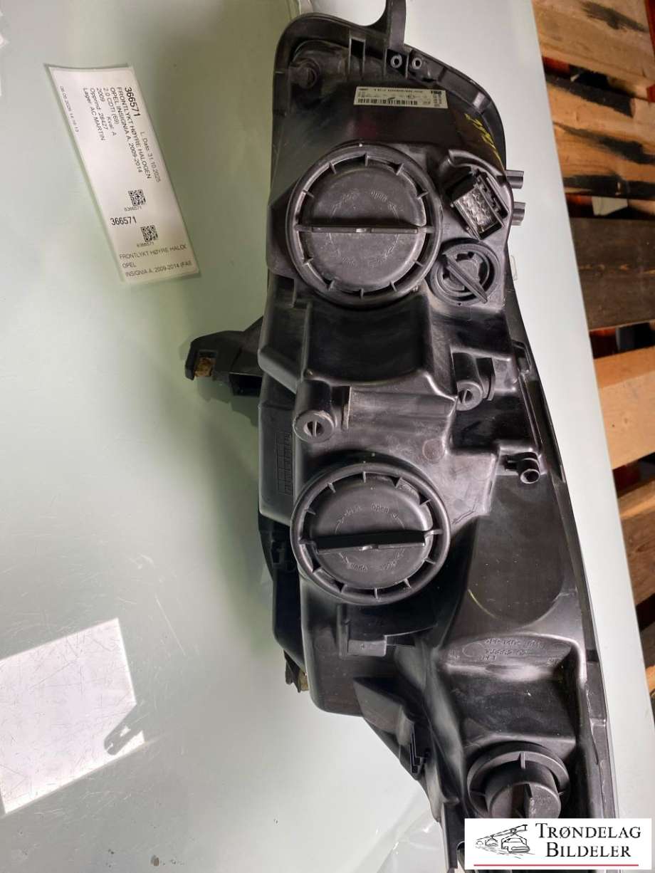 Frontlykt høyre halogen til Opel Insignia A 2009-2014  (13226783|22831927|)