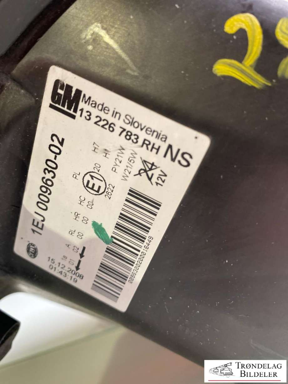 Frontlykt høyre halogen til Opel Insignia A 2009-2014  (13226783|22831927|)