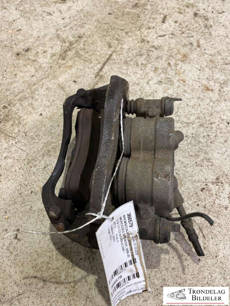 Bremsecaliper venstre foran til Mercedes Sprinter, 2006-2013 (Fase 1) (906) (906) (A 004 420 55 83)