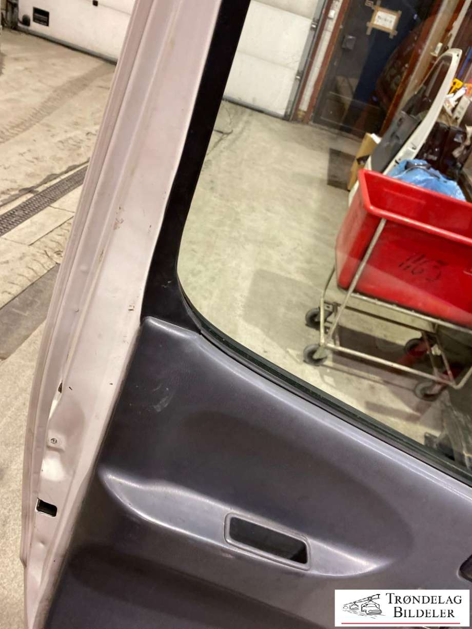 Dør venstre foran til Toyota Hiace 2001-2006 (Fase 2)  (67002-26180|6700226180|)