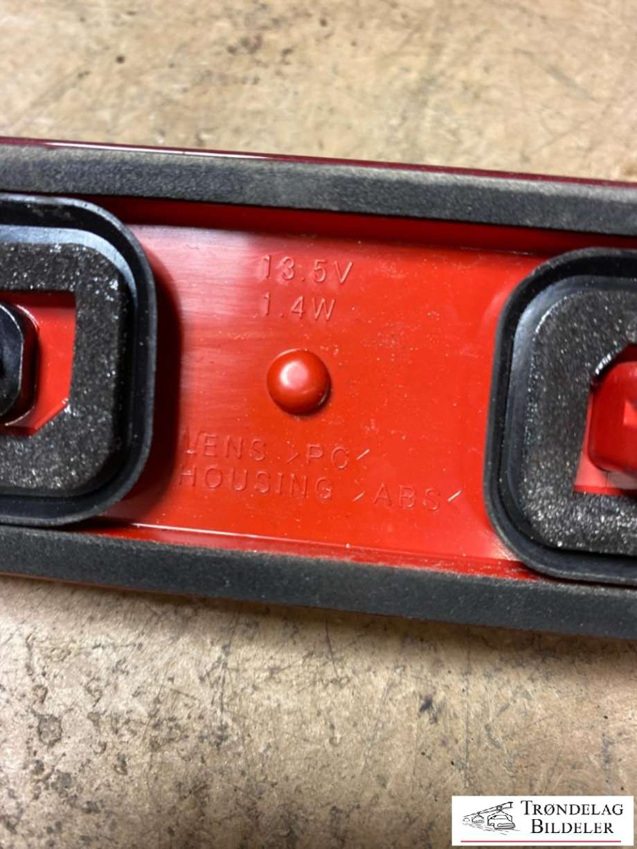 Baklykt bremselys bakrute til Isuzu D-Max 2021-->> (Type III)  (8983320430|)