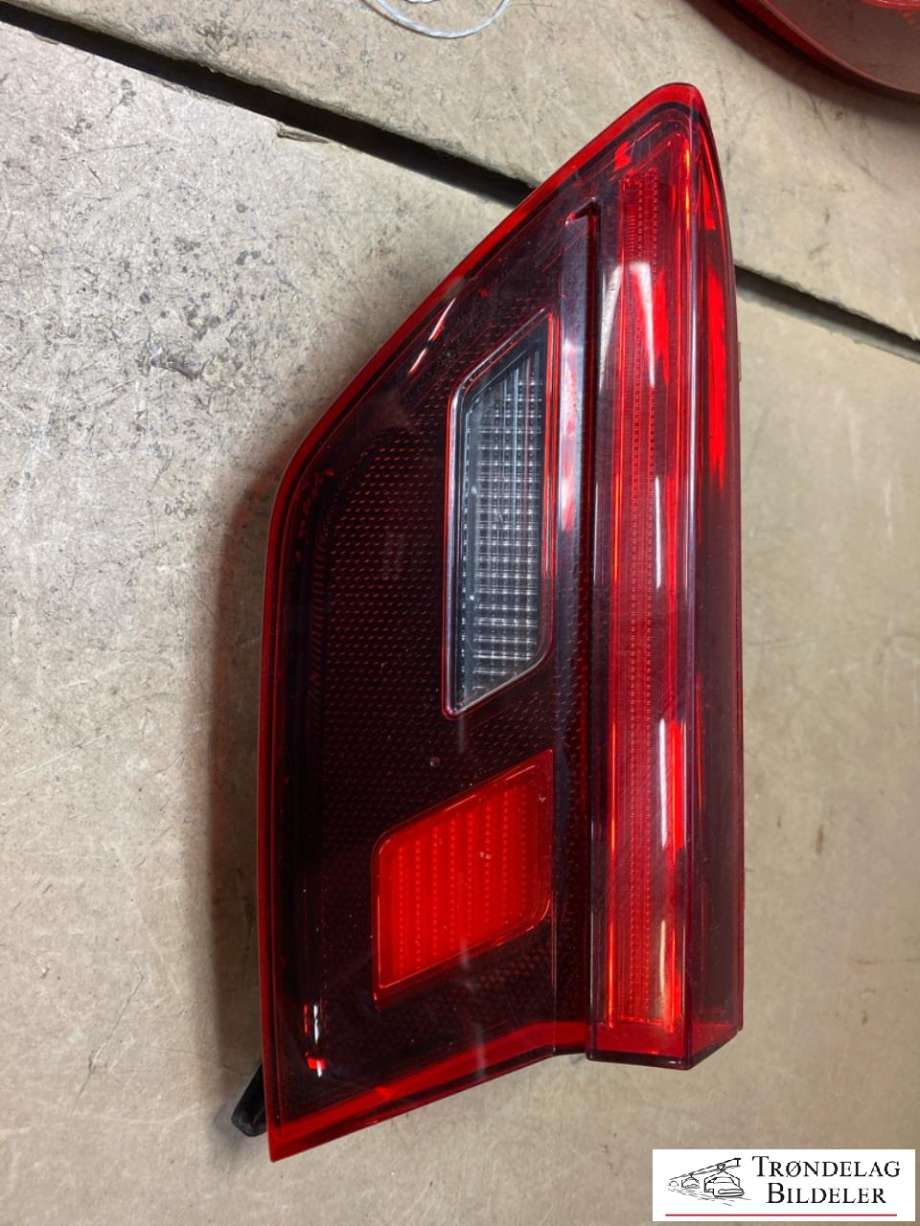 Baklykt høyre indre til VW Tiguan, 2016-2020 (Type II, Fase 1) (5NA945094F)