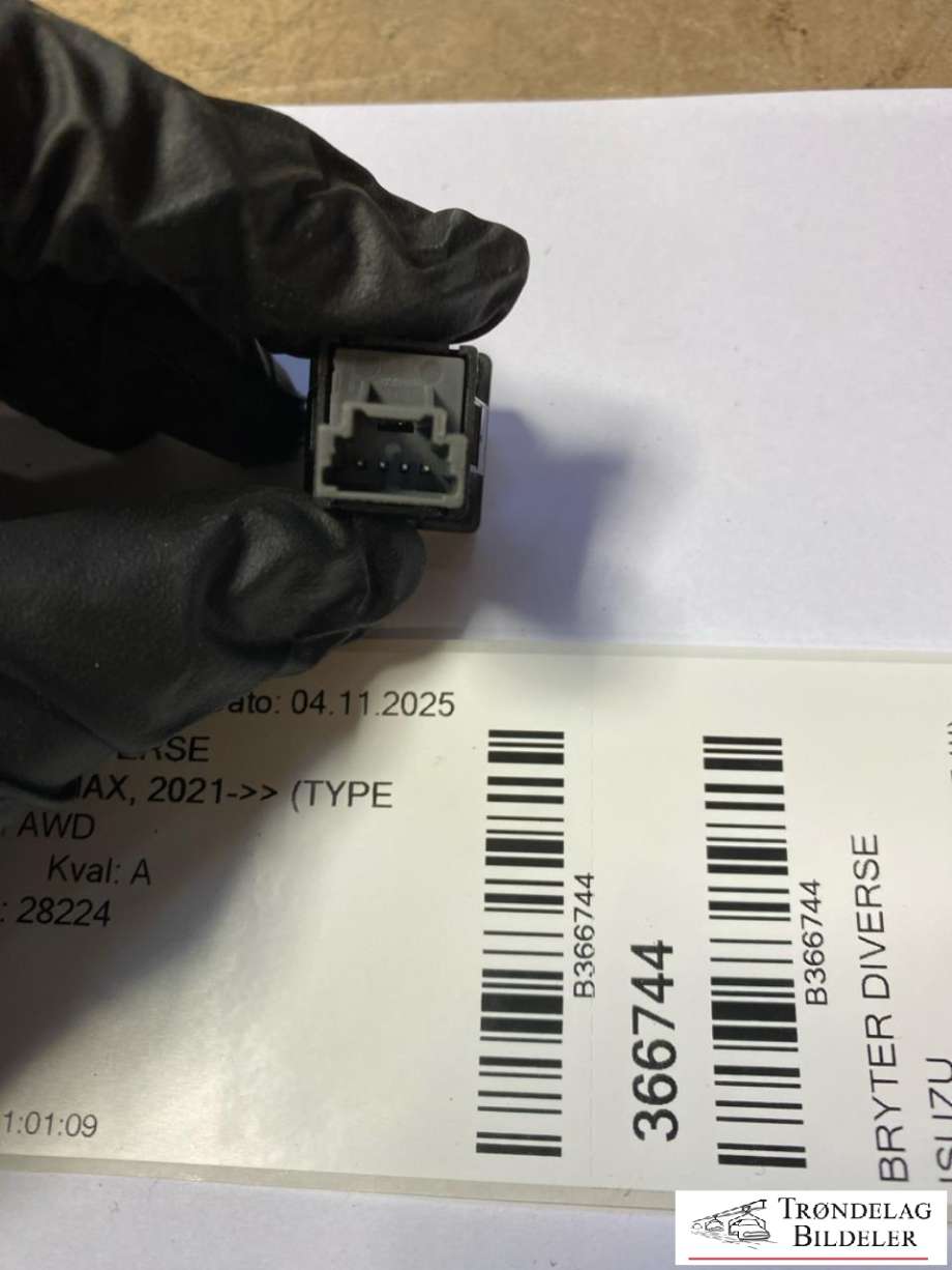 Bryter diverse til Isuzu D-Max 2021-->> (Type III) (8975071271|)
