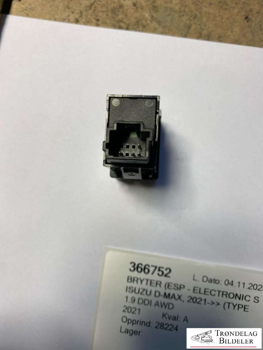 Bryter (ESP - Electronic Stability Program) til Isuzu D-Max 2021-->> (Type III)  (8983945271|)