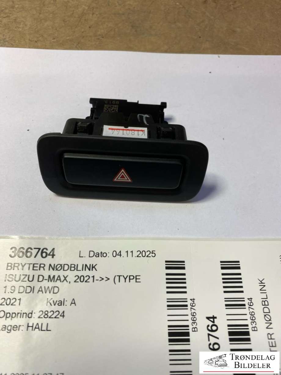 Bryter nødblink til Isuzu D-Max, 2021-->> (Type III) (8983945212)