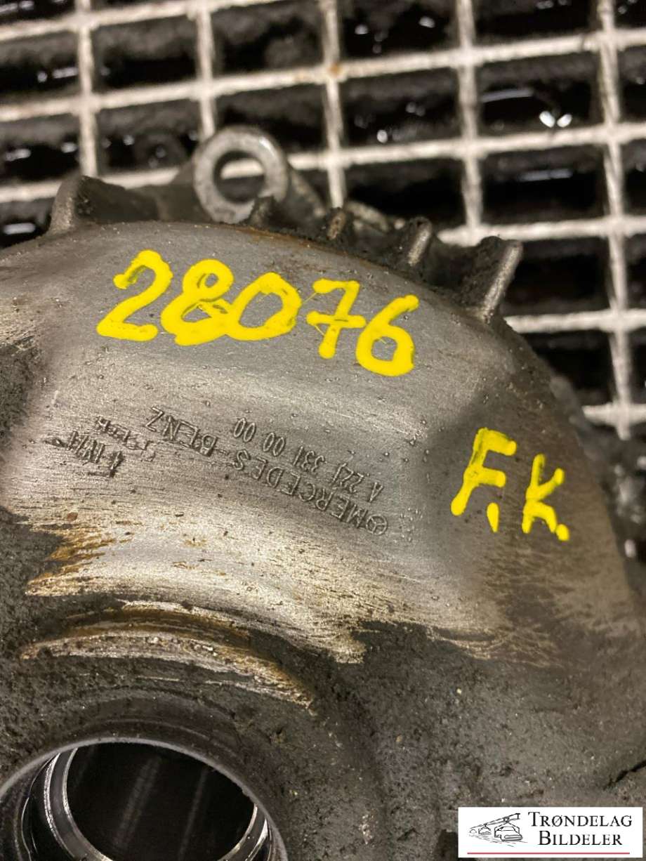 Kardang klokke foran til Mercedes C-Klasse 2014-2018 (Fase 1) (W205) (W205) (A 221 330 86 00|A 221 330 77 01|)