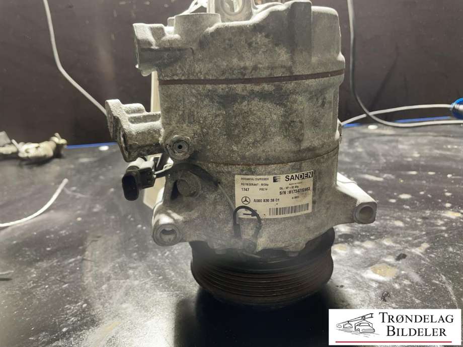 Aircondition kompressor til Mercedes C-Klasse 2014-2018 (Fase 1) (W205) (W205) (A 003 230 69 11|A 000 830 30 02|A0008303801|A0008304400|A0008305301|0008303801)