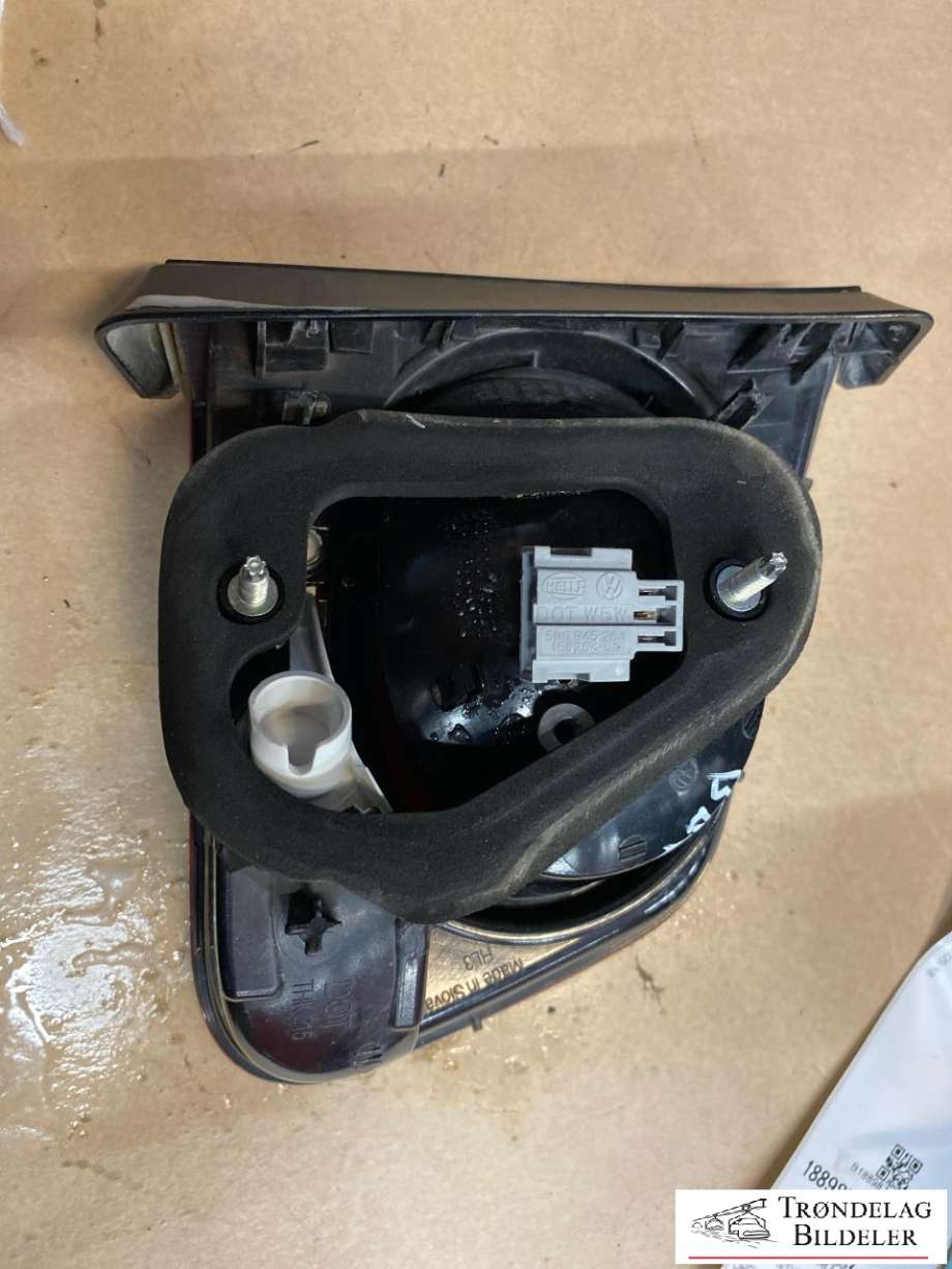 Baklykt høyre indre til VW Tiguan 2007-2011 (Type I, Fase 1)  (5N0945094B|5N0945108C|)