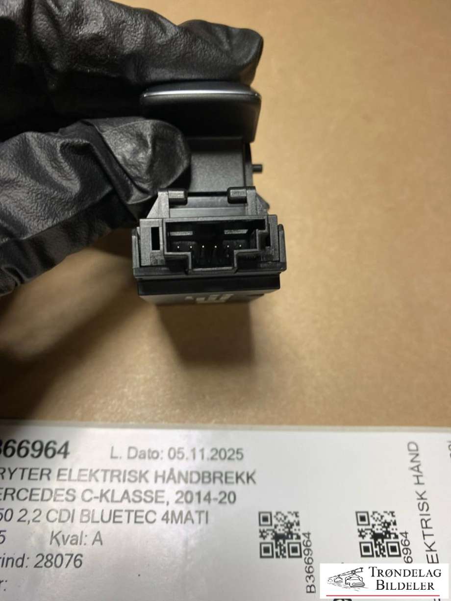 Bryter elektrisk håndbrekk/parkbrems til Mercedes C-Klasse 2014-2018 (Fase 1) (W205) (W205) (A2059056603|)