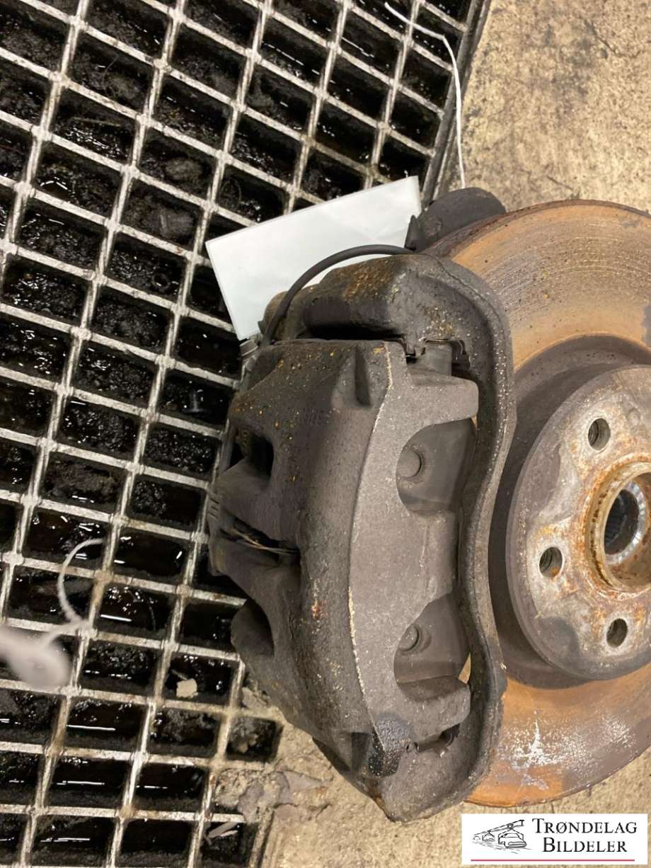 Bremsecaliper høyre foran til Mercedes Vito, 2014-->> (W447) (W447) (A 447 420 01 83)