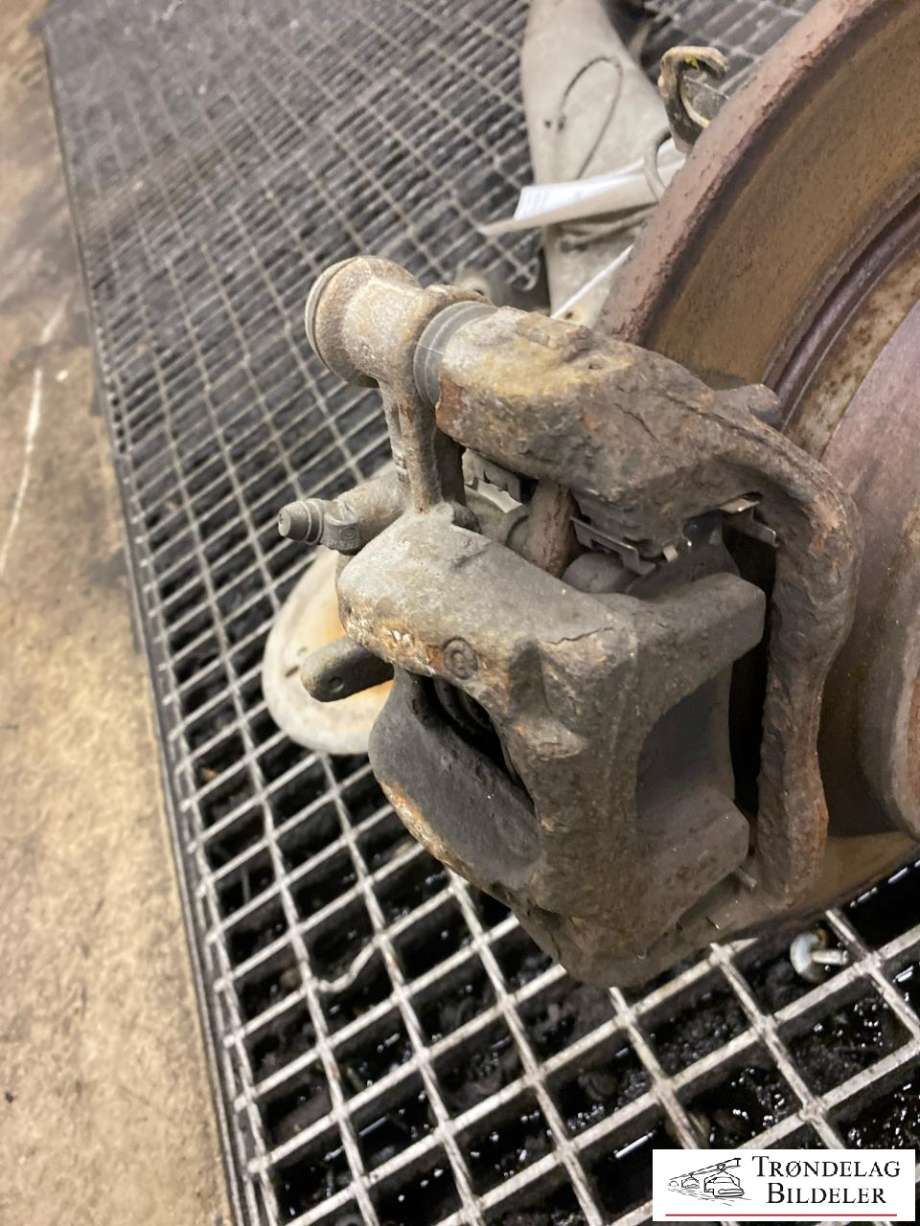 Bremsecaliper høyre bak til Mercedes Vito, 2014-->> (W447) (W447) (A 447 420 07 83)