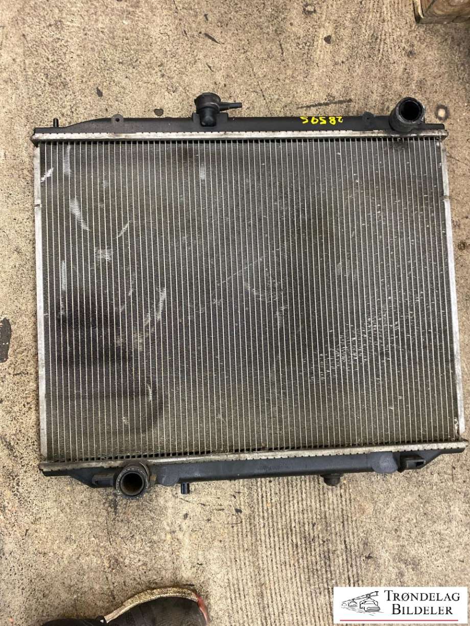 Radiator (manuell gir) til Nissan Terrano, 2000-2004 (Fase 3) (R20) (R20) (214107F000)