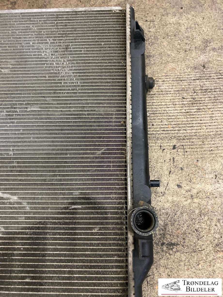 Radiator (manuell gir) til Nissan Terrano 2000-2004 (Fase 3) (R20) (R20) (214107F000|)