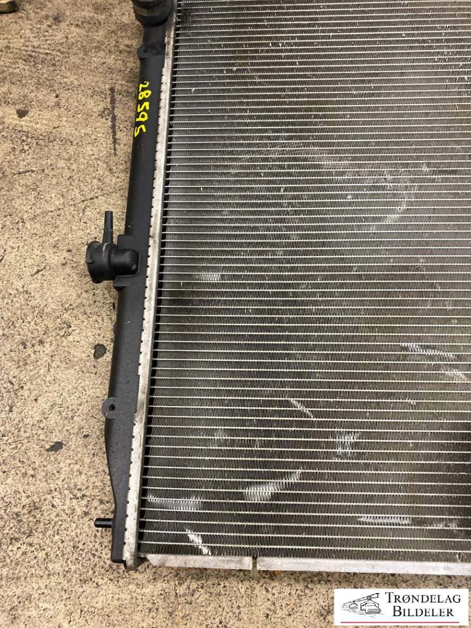 Radiator (manuell gir) til Nissan Terrano 2000-2004 (Fase 3) (R20) (R20) (214107F000|)