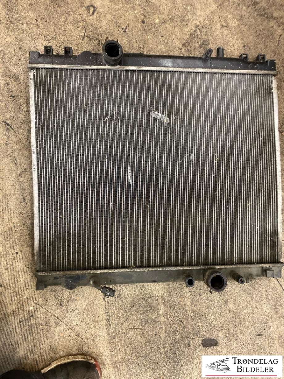 Radiator (automat gir) til Toyota Hilux, 2006-2011 (164000L170)