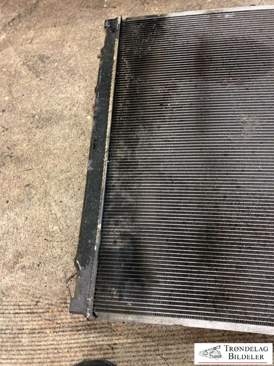 Radiator (automat gir) til Toyota Hilux 2006-2011 (164000L170|)