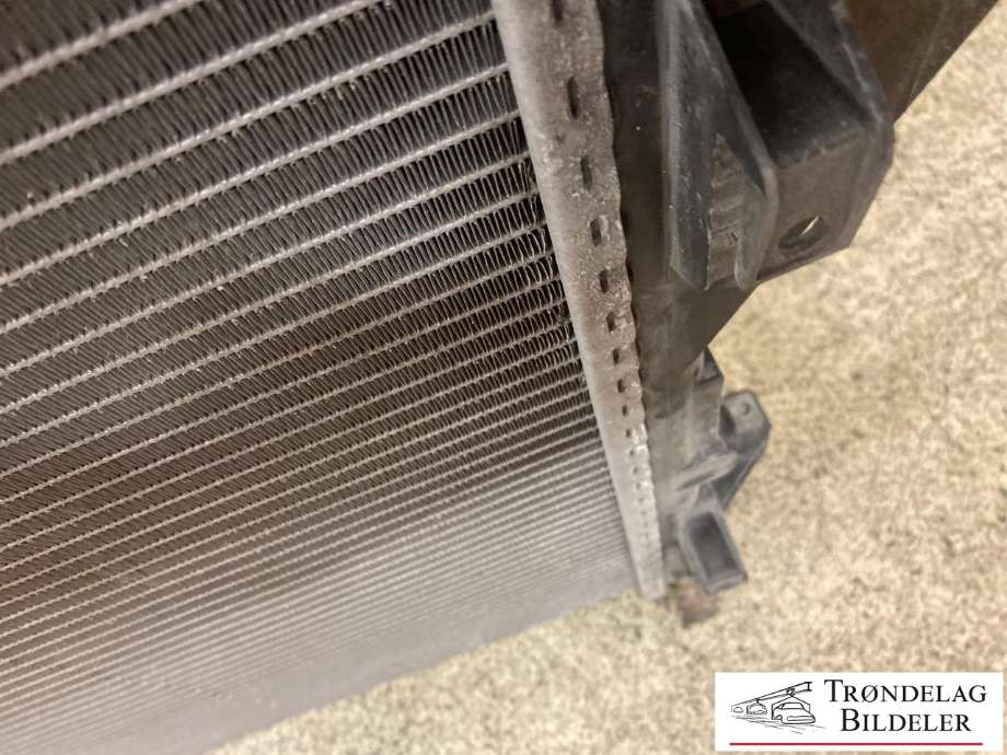 Radiator (manuell gir) til Opel Movano 2010-->>  (95514141|93197532|95527859|95529411|21410853R)