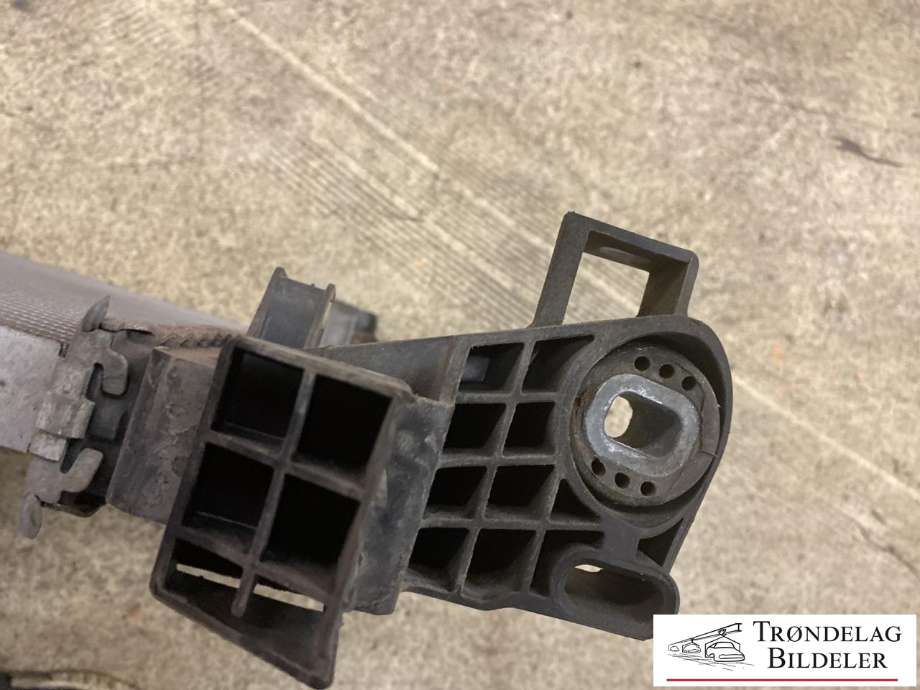 Radiator (manuell gir) til Opel Movano 2010-->>  (95514141|93197532|95527859|95529411|21410853R)
