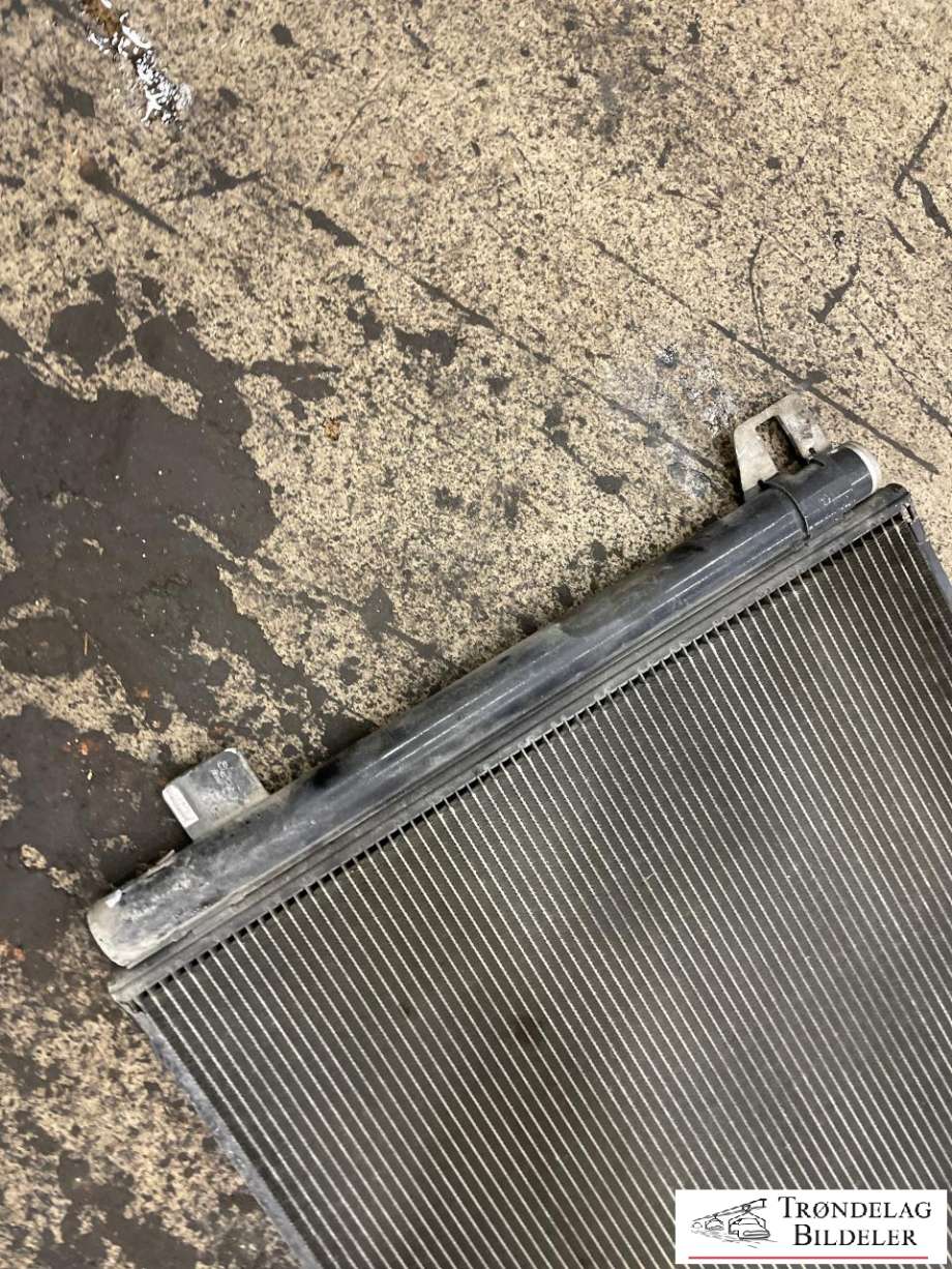 Aircondition radiator til VW Transporter / Caravelle 2009-2015 (Fase 2) (T5) (T5) (7E0 820 411 B|)