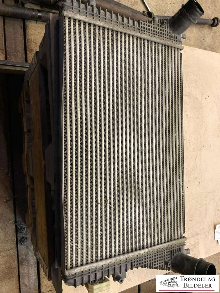 Intercooler til VW Caddy, 2010-2015 (Type III, Fase 2)  (1K0 145 803 CC)