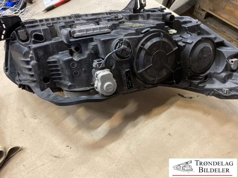 Frontlykt venstre xenon til Citroën C5 2008-2017 (Type II) (9684845880|)