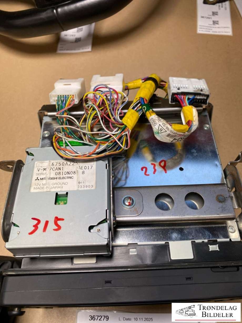 Bilstereo navigasjon skjerm til Mitsubishi Outlander 2010-2012 (Type II, Fase 2)  (8750A239|)