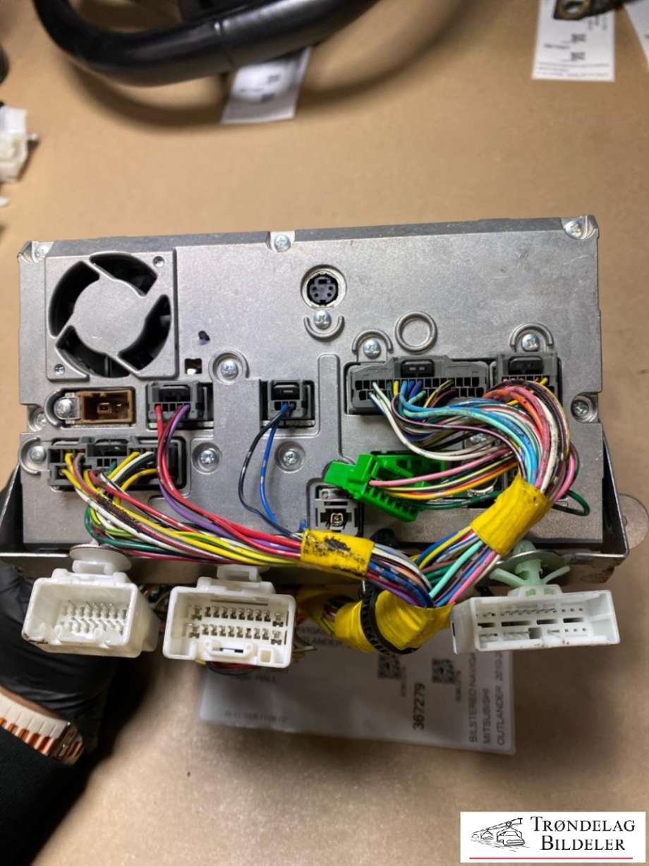 Bilstereo navigasjon skjerm til Mitsubishi Outlander 2010-2012 (Type II, Fase 2)  (8750A239|)