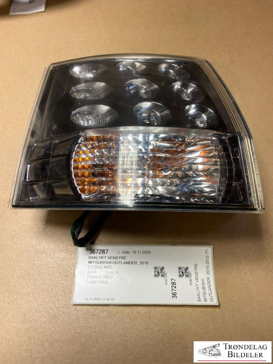 Baklykt venstre til Mitsubishi Outlander, 2010-2012 (Type II, Fase 2)  (8330A380)