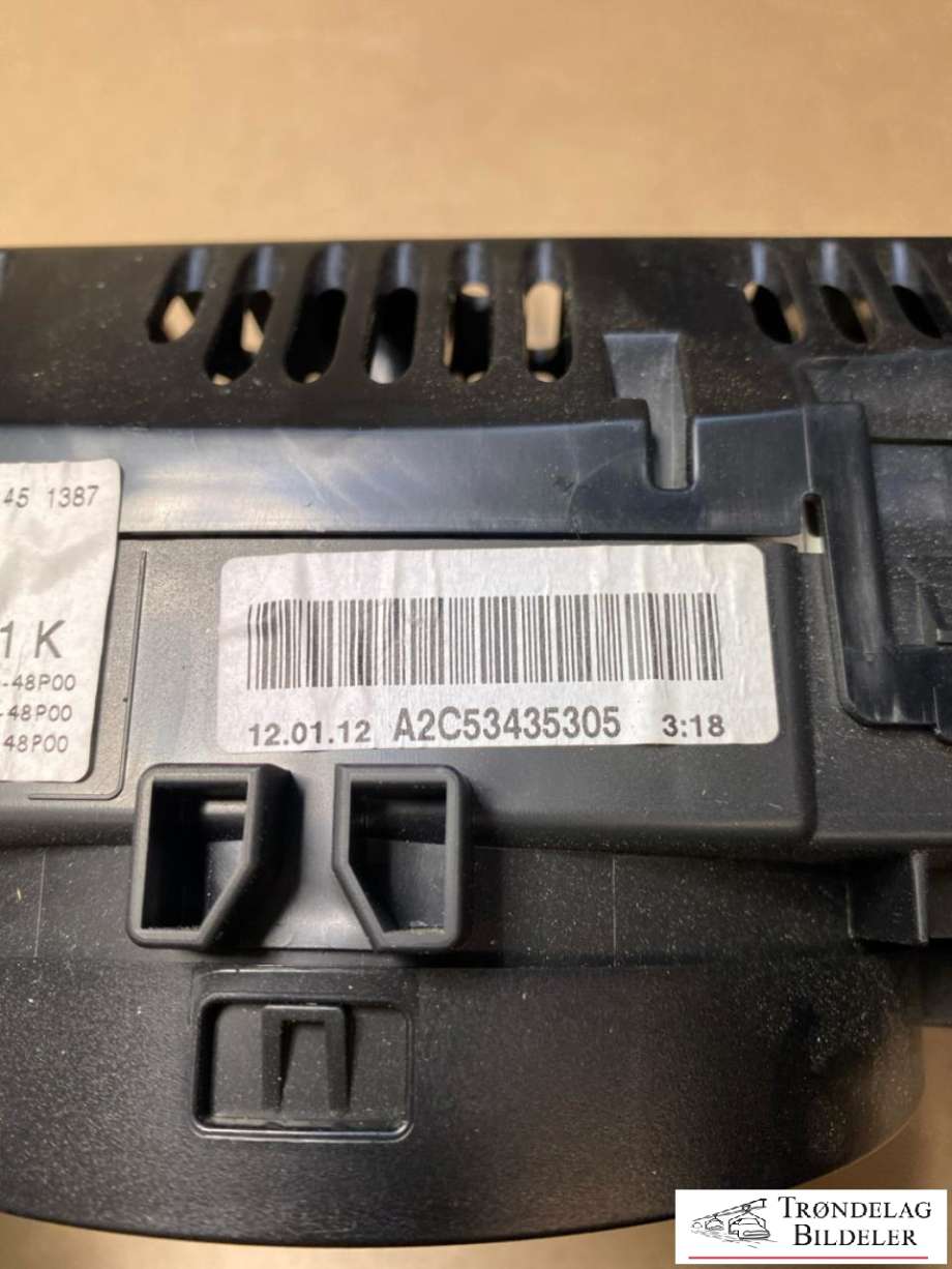 Speedometer til Mercedes C-Klasse 2011-2014 (Fase 2) (W204) (W204) (A2049004108|)