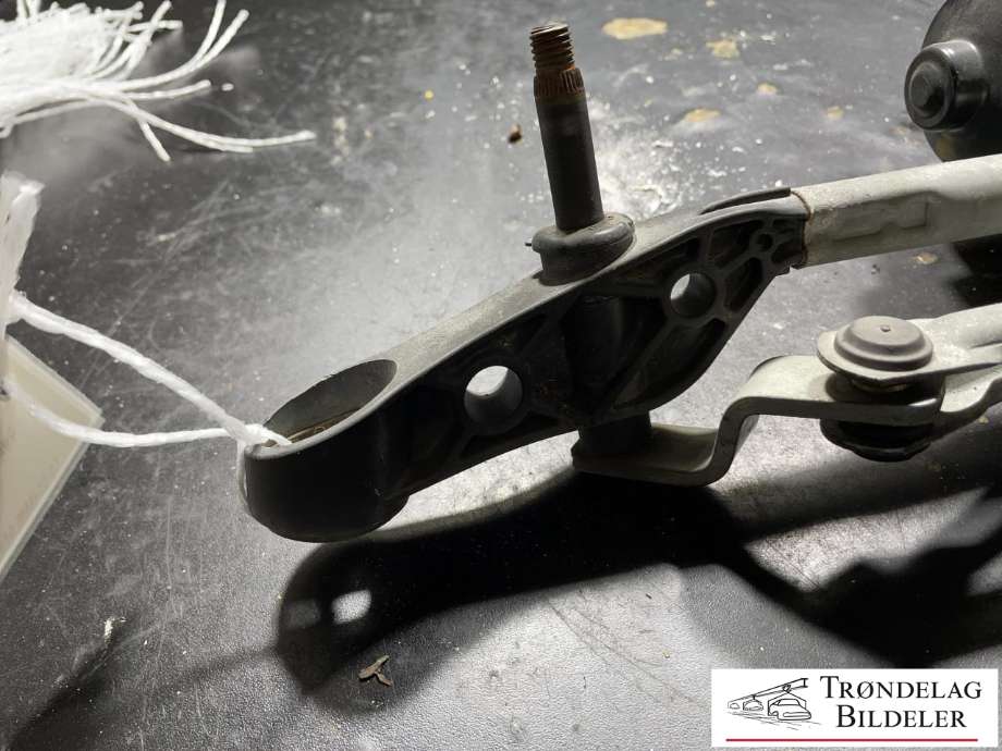 Viskermotor frontrute komplett m/overføring til BMW 1-Serie 2011-2015 (Fase 1) (F20/F21) (F20/F21) (61617239510|7267503|)