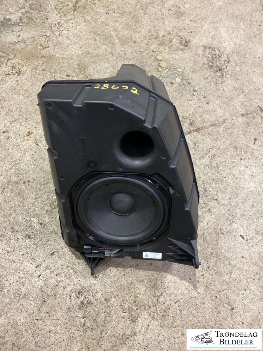 Bilstereo sub-woofer til Tesla Model Y, 2021-2024 (Type I)  (165626700B)