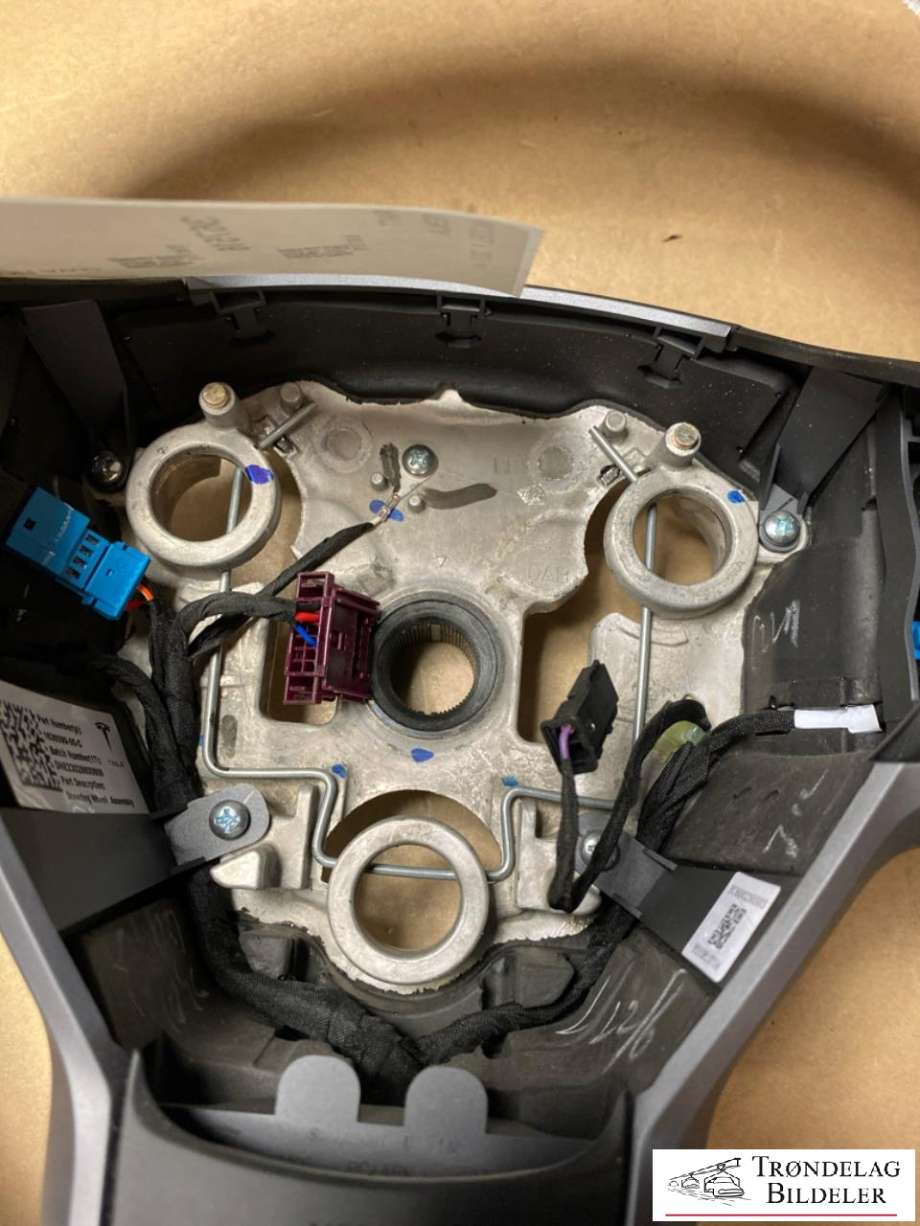 Ratt til Tesla Model Y 2021-2024 (Type I)  (162659900C|)