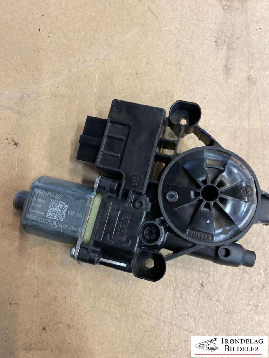 Ruteheis, kun motor, høyre bak til VW Golf Sportsvan, 2014-2018  (5Q0959812)