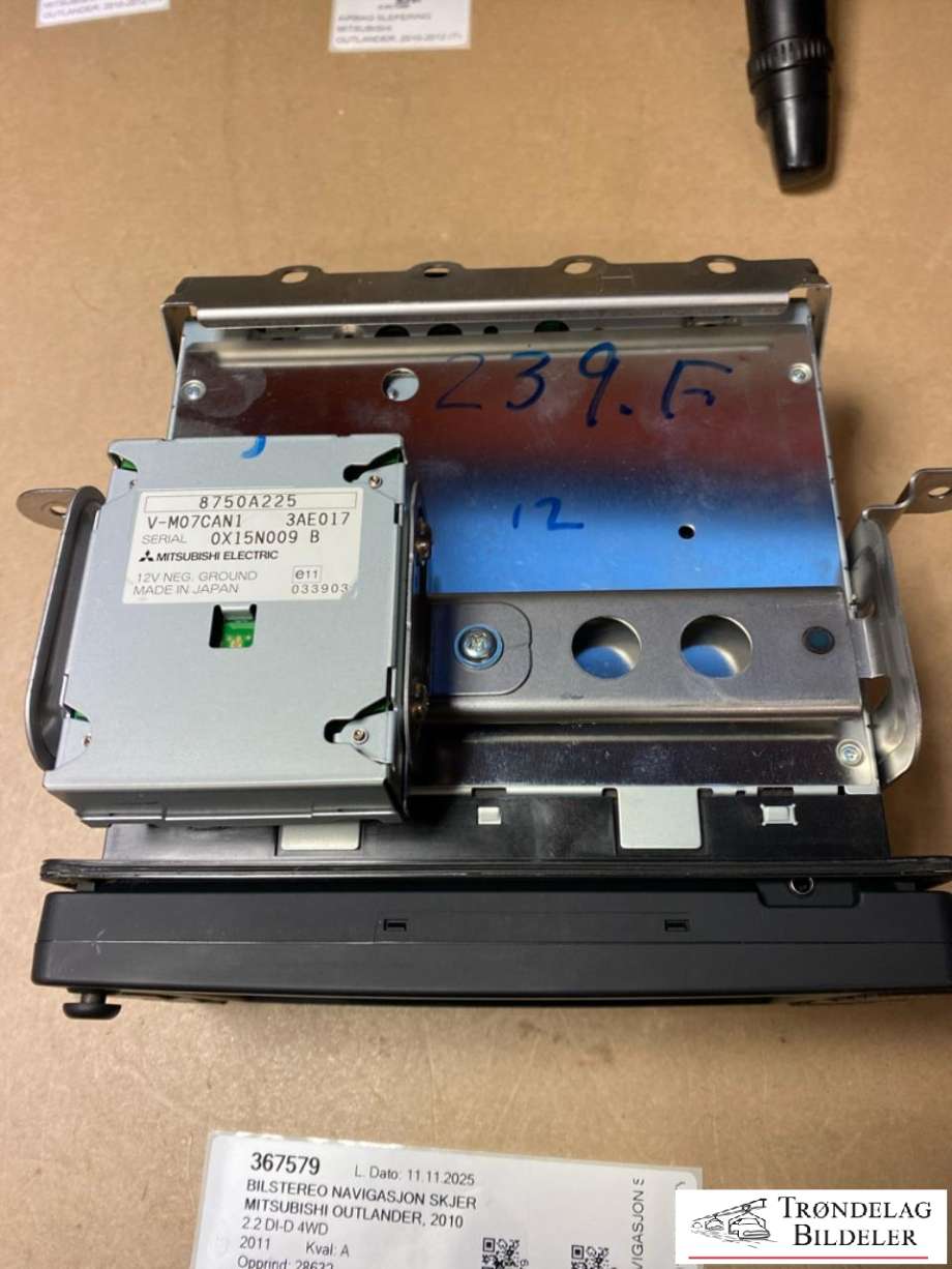 Bilstereo navigasjon skjerm til Mitsubishi Outlander 2010-2012 (Type II, Fase 2)  (8750A239|)