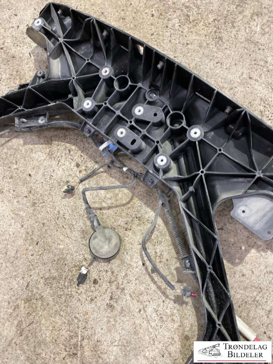 Diverse deler til Tesla Model Y 2021-2024 (Type I) (149513900B|)