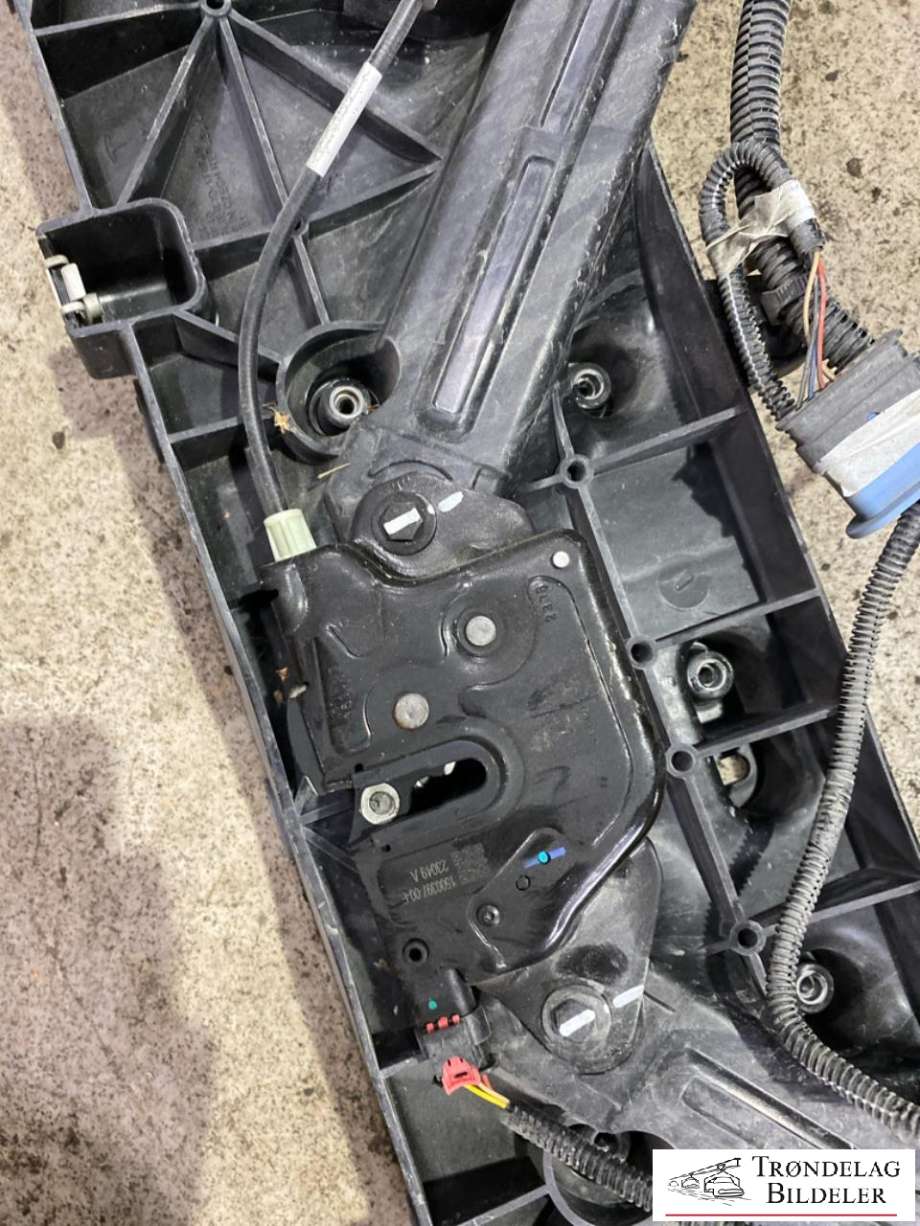 Diverse deler til Tesla Model Y 2021-2024 (Type I) (149513900B|)