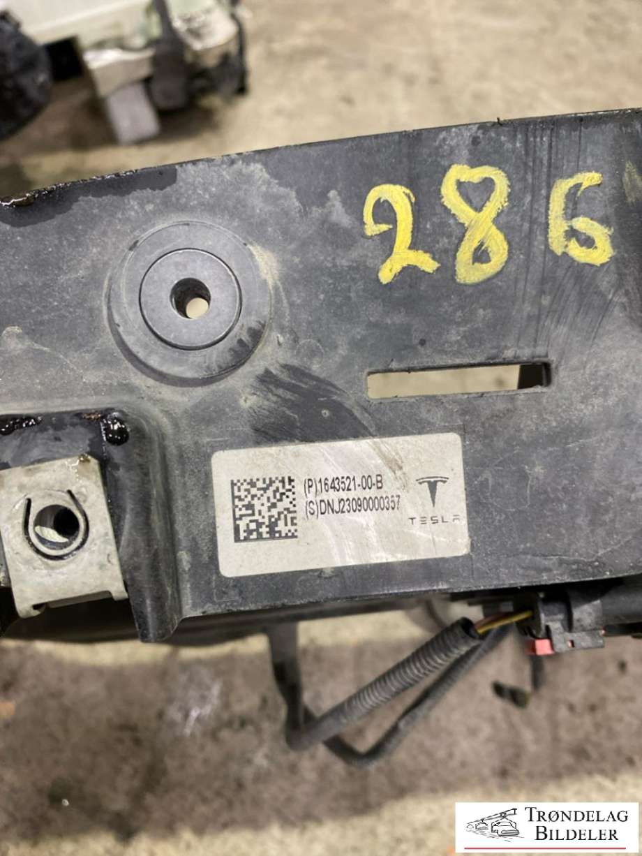 Diverse deler til Tesla Model Y 2021-2024 (Type I) (149513900B|)