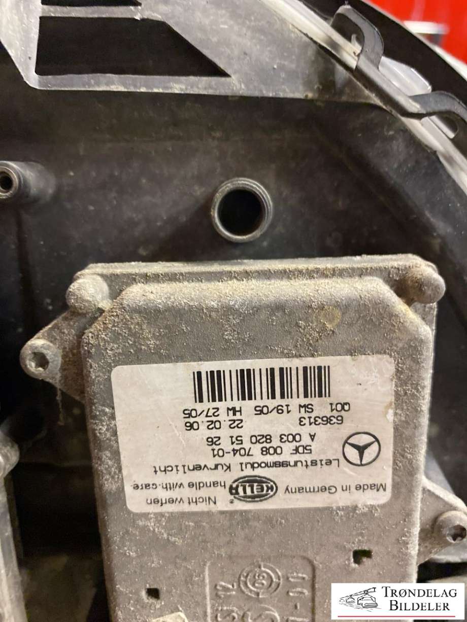 Frontlykt høyre xenon til Mercedes R-Klasse 2006-2013 (W251) (W251) (A 251 820 14 61|)