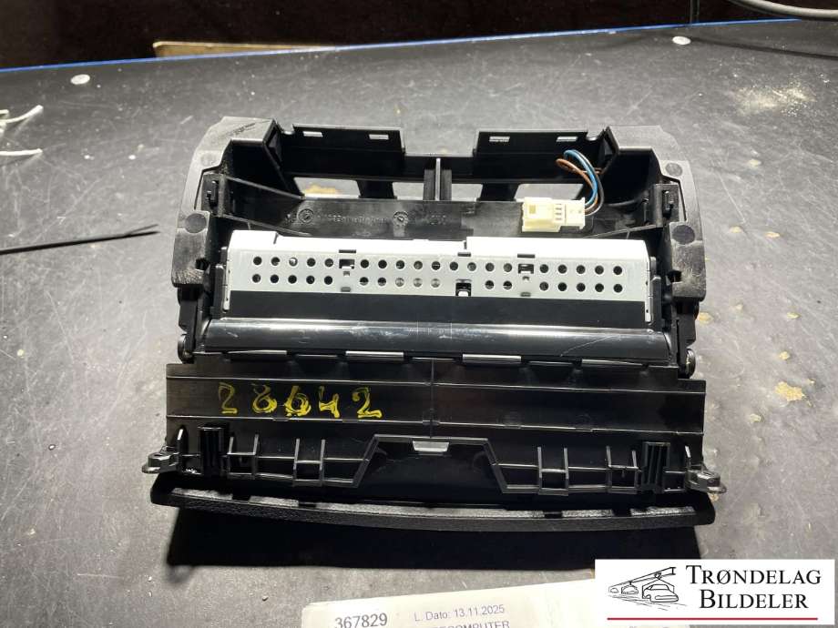 Instrument kjørecomputer til Mercedes C-Klasse 2007-2011 (Fase 1) (W204) (W204) (A 204 680 12 31|)