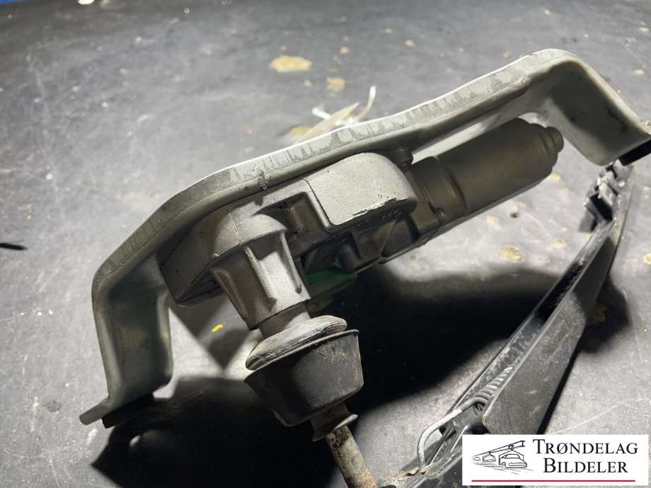 Viskermotor bakrute til Mitsubishi Outlander 2010-2012 (Type II, Fase 2)  (8253A168|8253A011|)