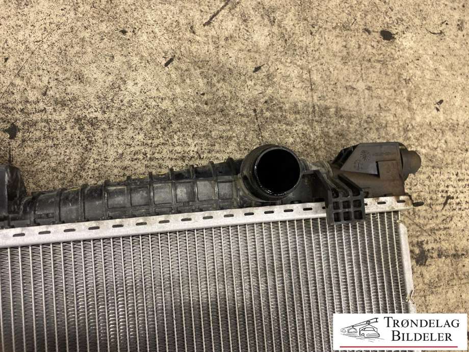 Radiator (automat gir) til VW Amarok 2022-->> (Type II)  (2HJ 121 003 A|)