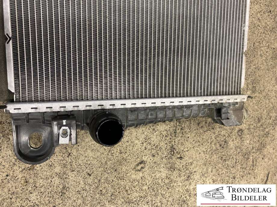 Radiator (automat gir) til VW Amarok 2022-->> (Type II)  (2HJ 121 003 A|)