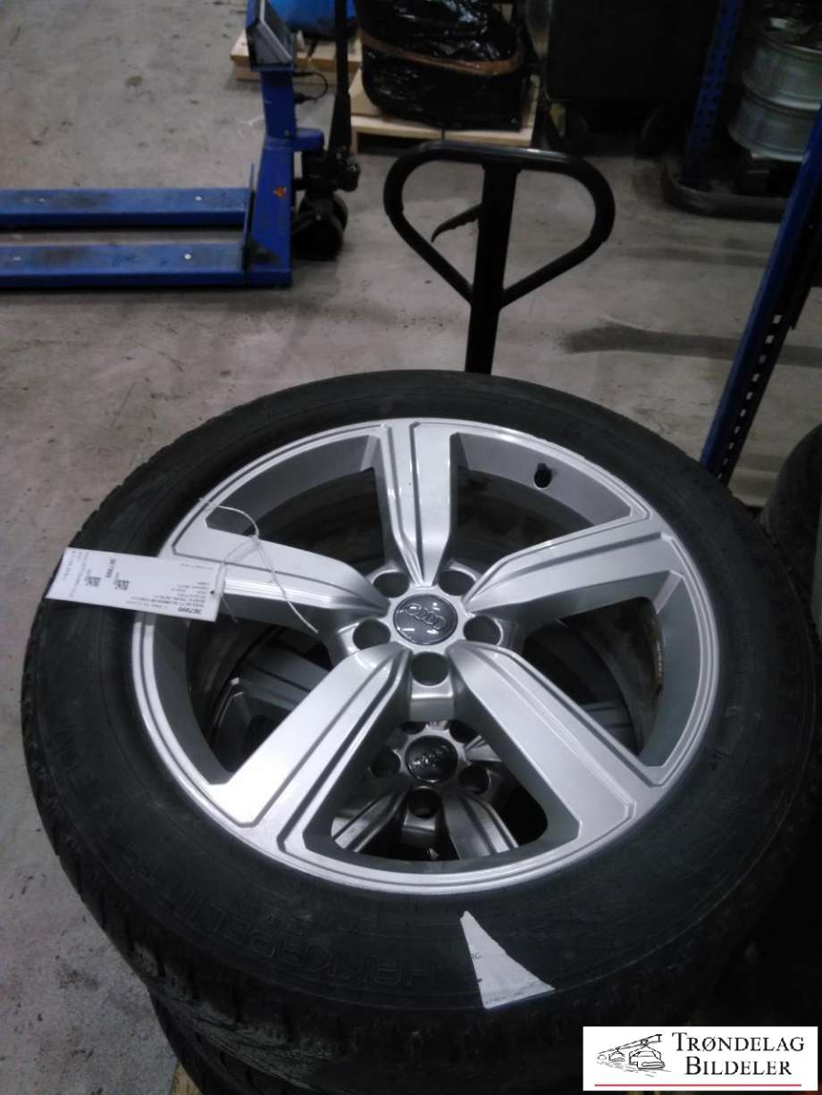 Hjulsett aluminium vinter til Audi e-tron 2018-->> (NOKIAN HAKAPELIITA R3 SUV|255/50R20 | 9X20 | 5X112 /ET 38/CB 66|6MM|5-6MM MØNSTERDYBDE|PROD 35/2019)
