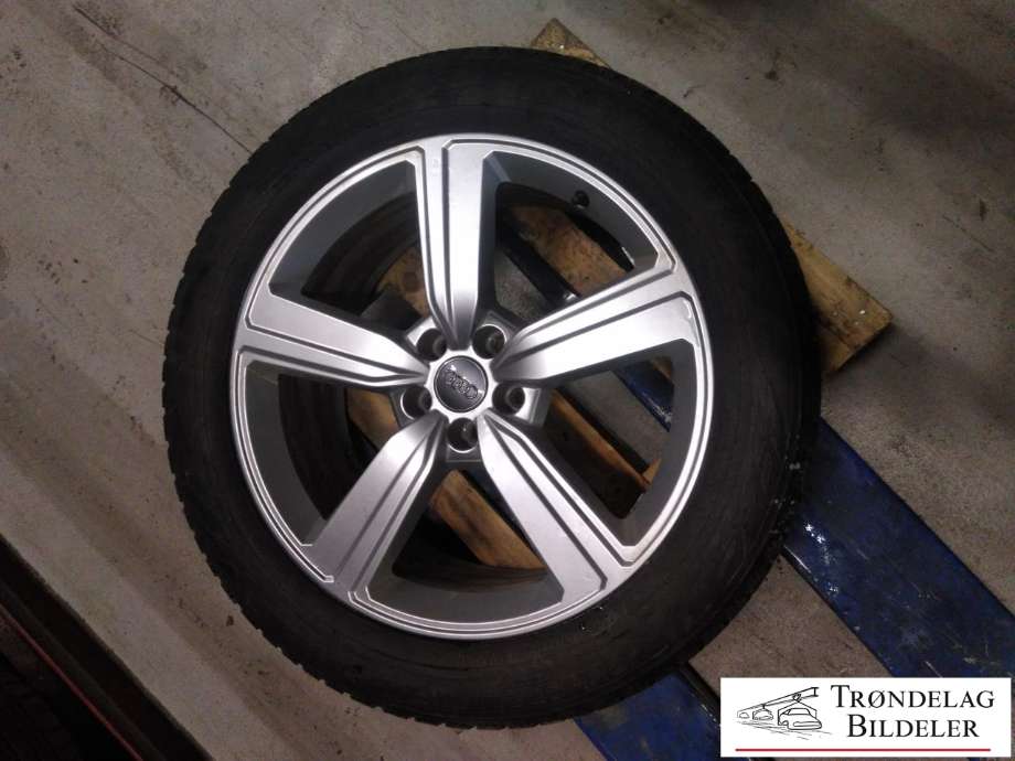 Hjulsett aluminium vinter til Audi e-tron 2018-->> (NOKIAN HAKAPELIITA R3 SUV|255/50R20 | 9X20 | 5X112 /ET 38/CB 66|6MM|5-6MM MØNSTERDYBDE|PROD 35/2019)